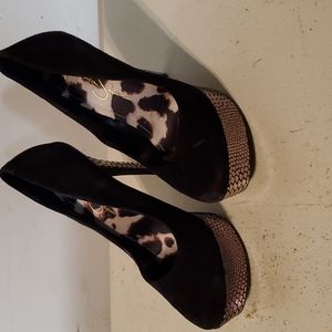 Jessica Simpson stiletto heels